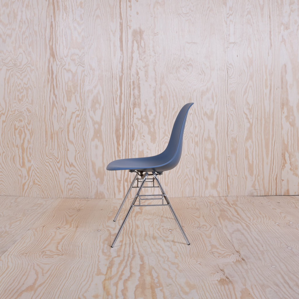 Eames DSS Plastic Side Chair Blau