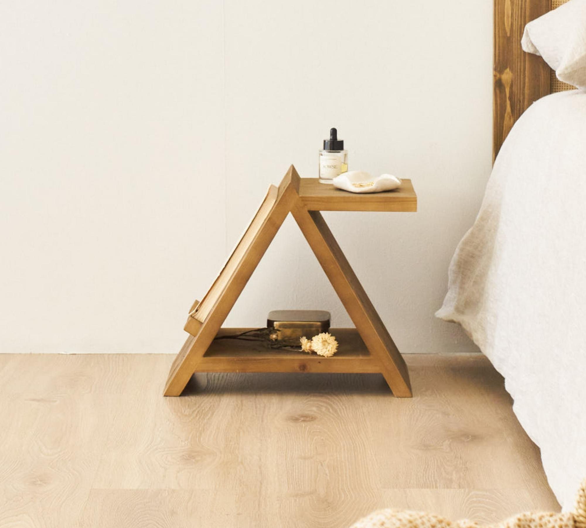 Asymmetrischer Holz-Nachttisch / Beistelltisch Nussbaumoptik