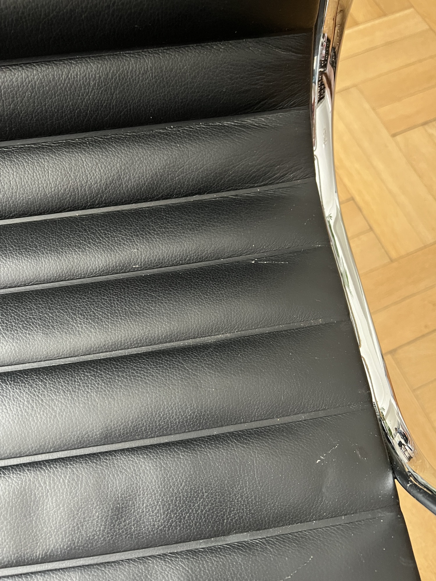 Eames Aluminium Chair EA 119 Leder Höhenverstellbar 7