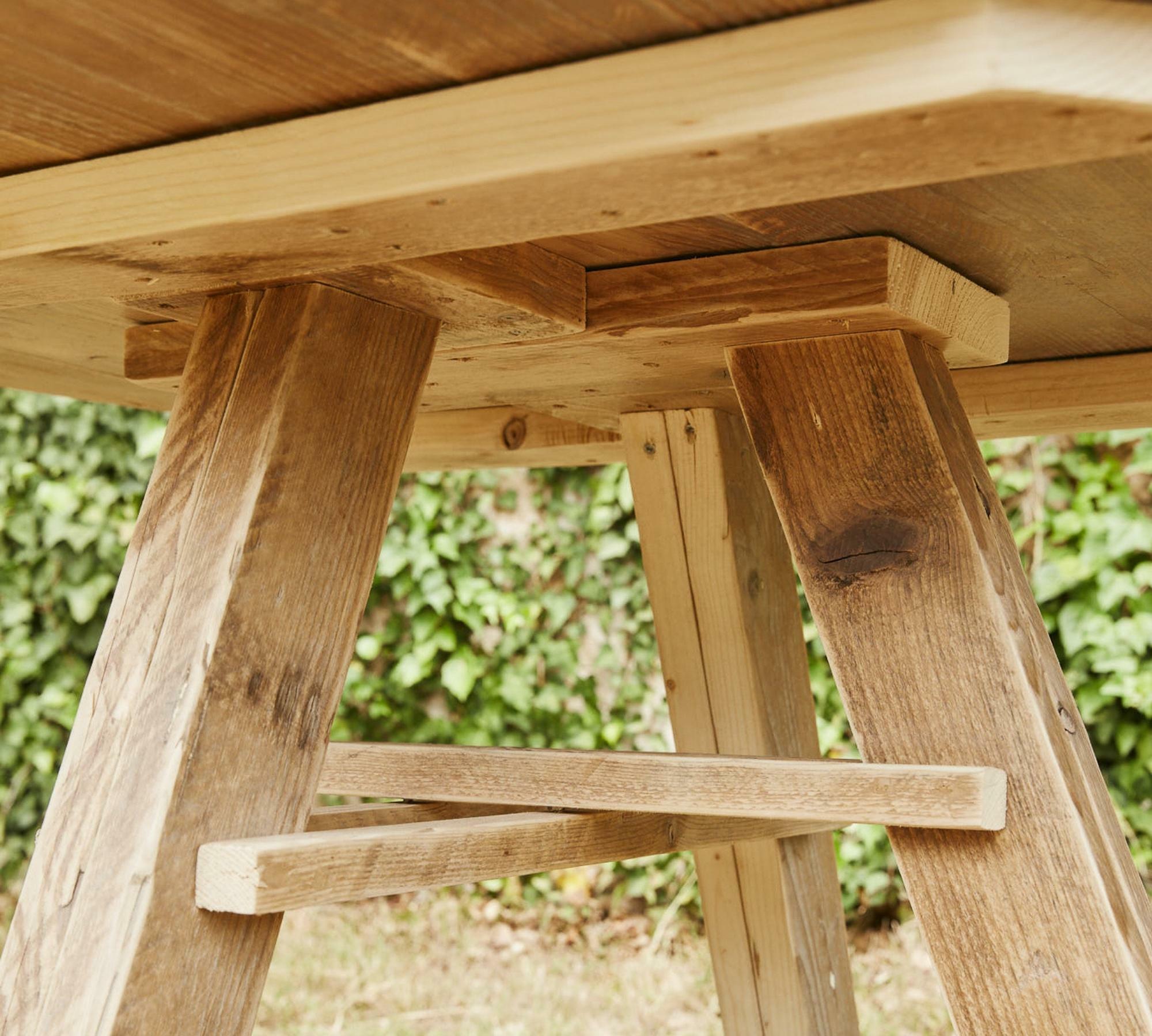 Runder Outdoor-Tisch Massivholz 2