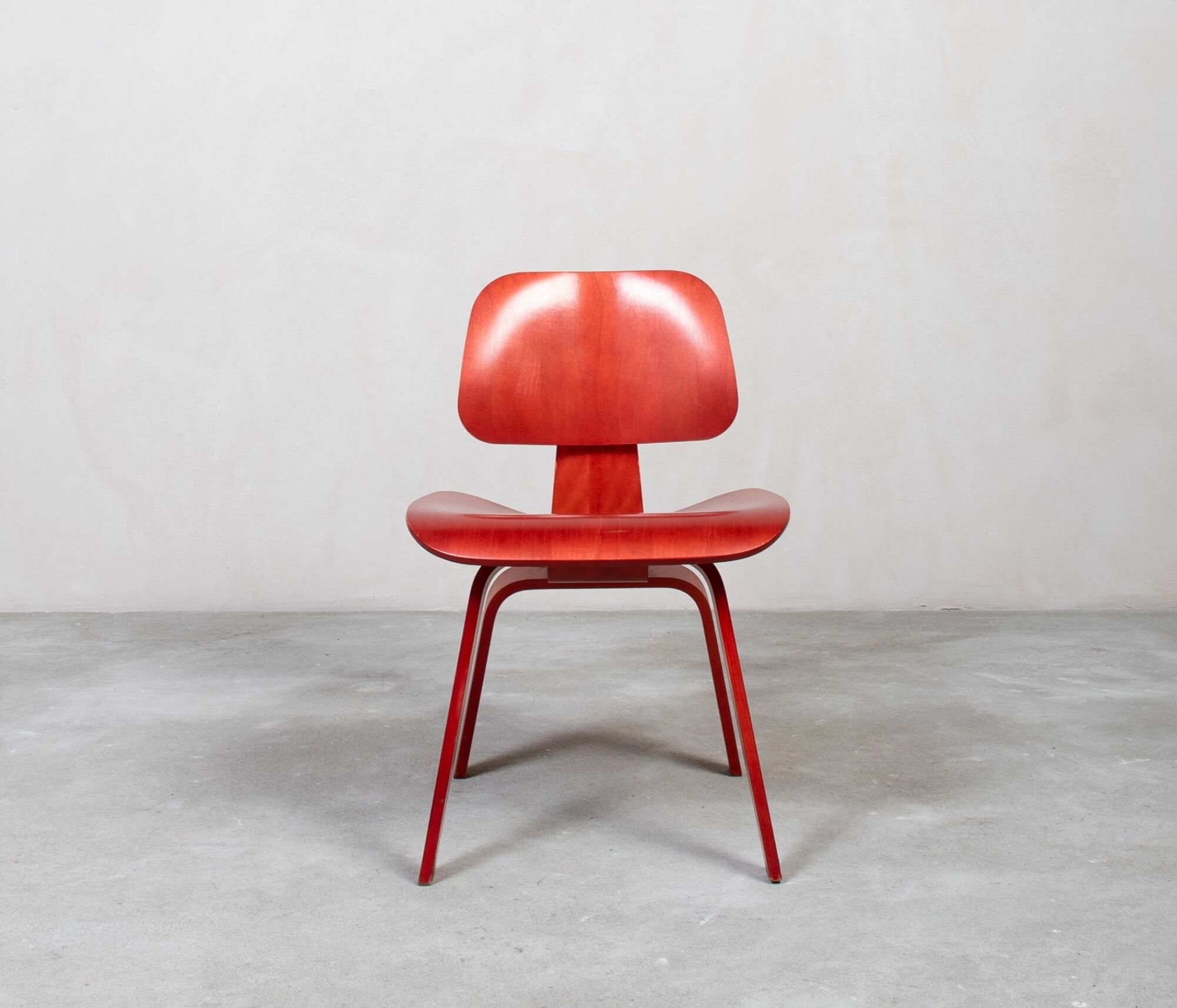 Herman Miller Eames DCW Chair Rot 1
